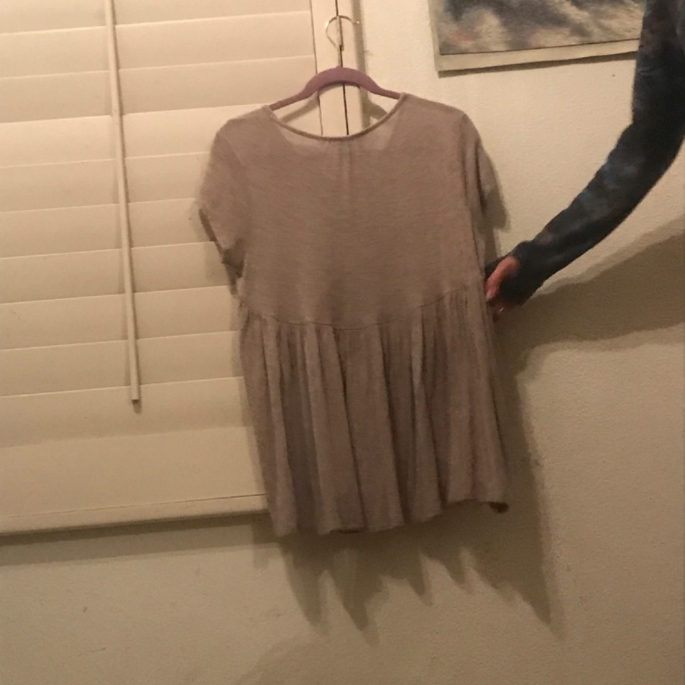 Top - Picture 2 of 2